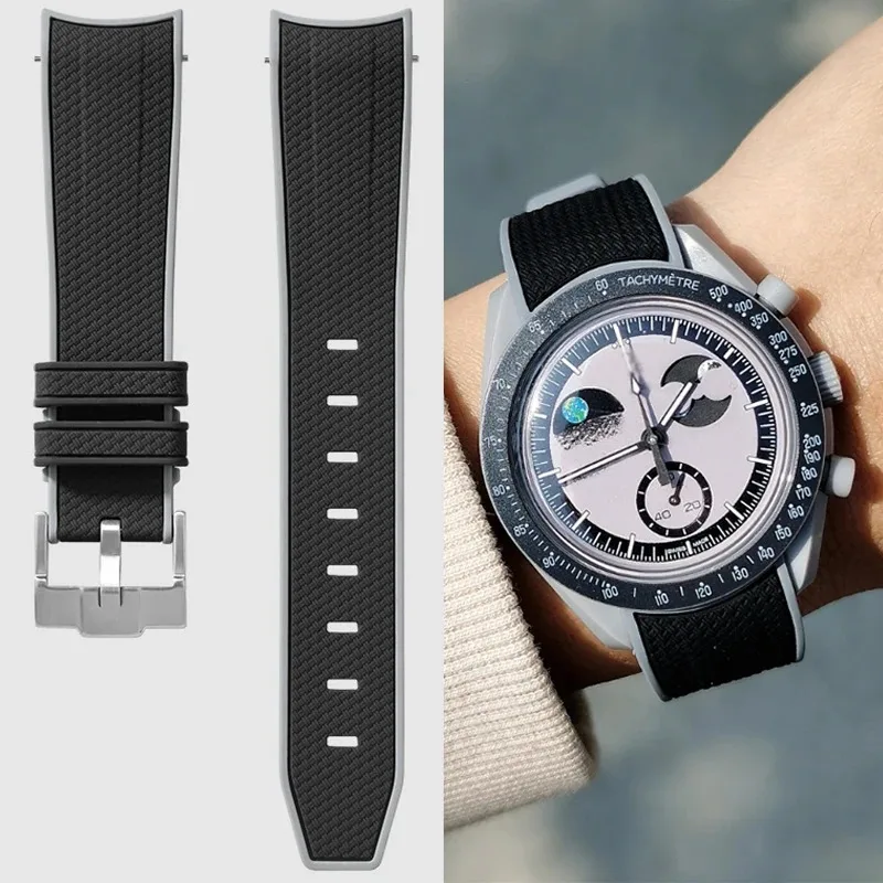 Cinturino con estremità curva  - Omega Watch Speedmaster recensione e prezzo