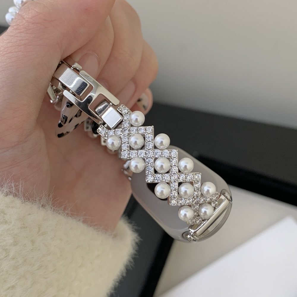 Lady Pearl Cross intarsiato ci - Xiaomi Luxury Watch recensione e prezzo
